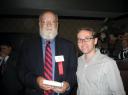 Ο Daniel Dennett υπογράφει το βιβλίο του